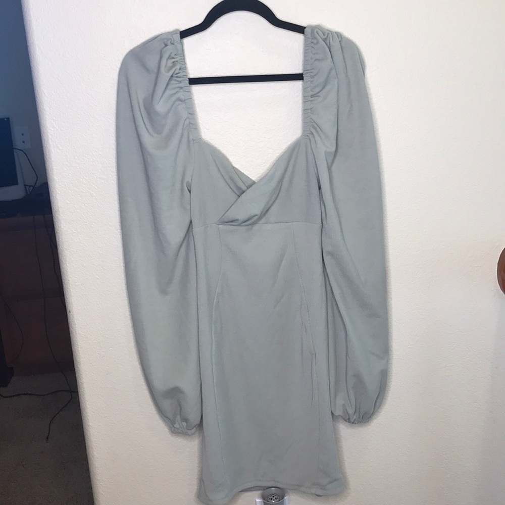Green dress with puffy sleeves